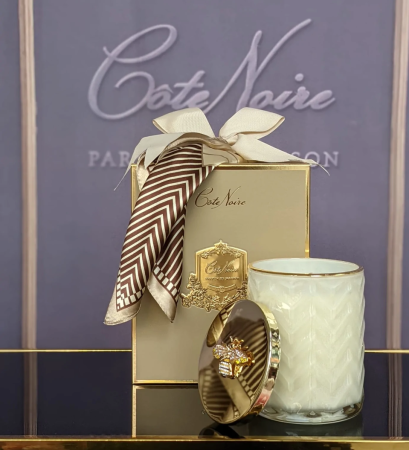 Набор "Белая ваниль" свеча 600гр и платок (кремовый) Cote Noire